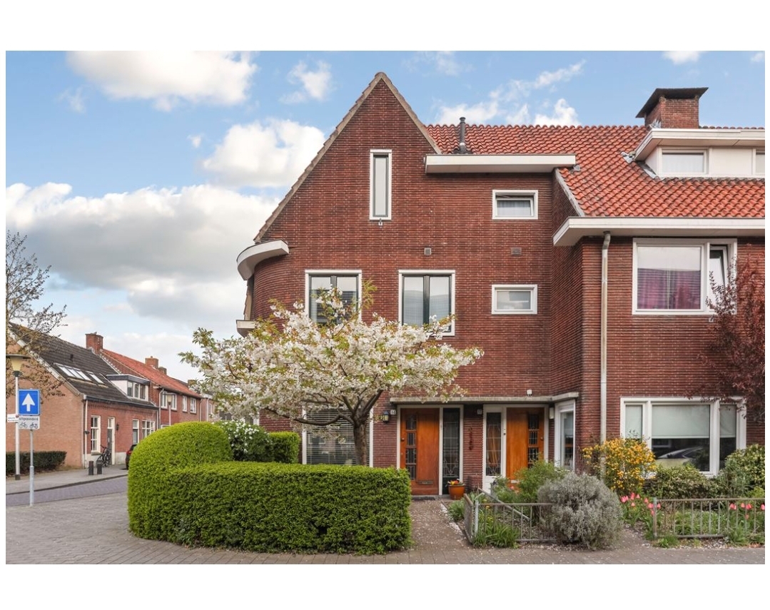 Hoekwoning te huur: Pastoor van Leeuwenstraat 84, Helmond