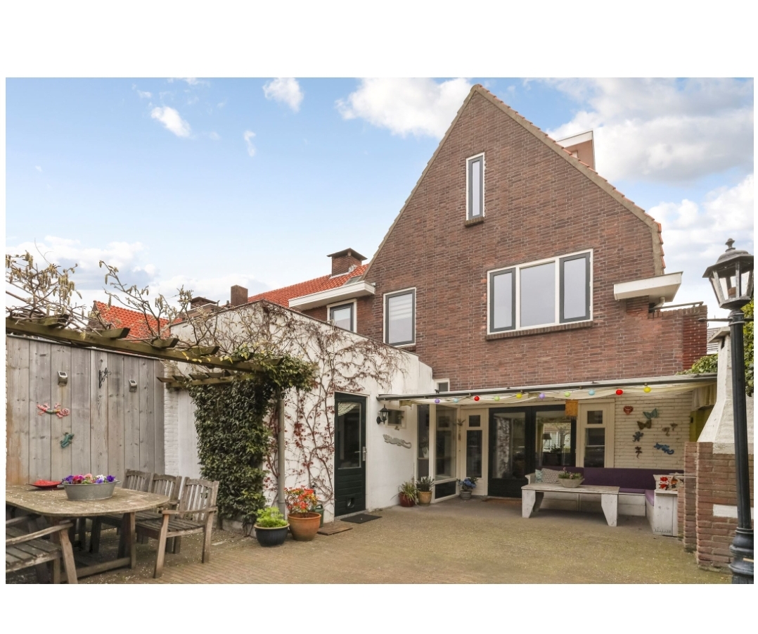 Hoekwoning te huur: Pastoor van Leeuwenstraat 84, Helmond